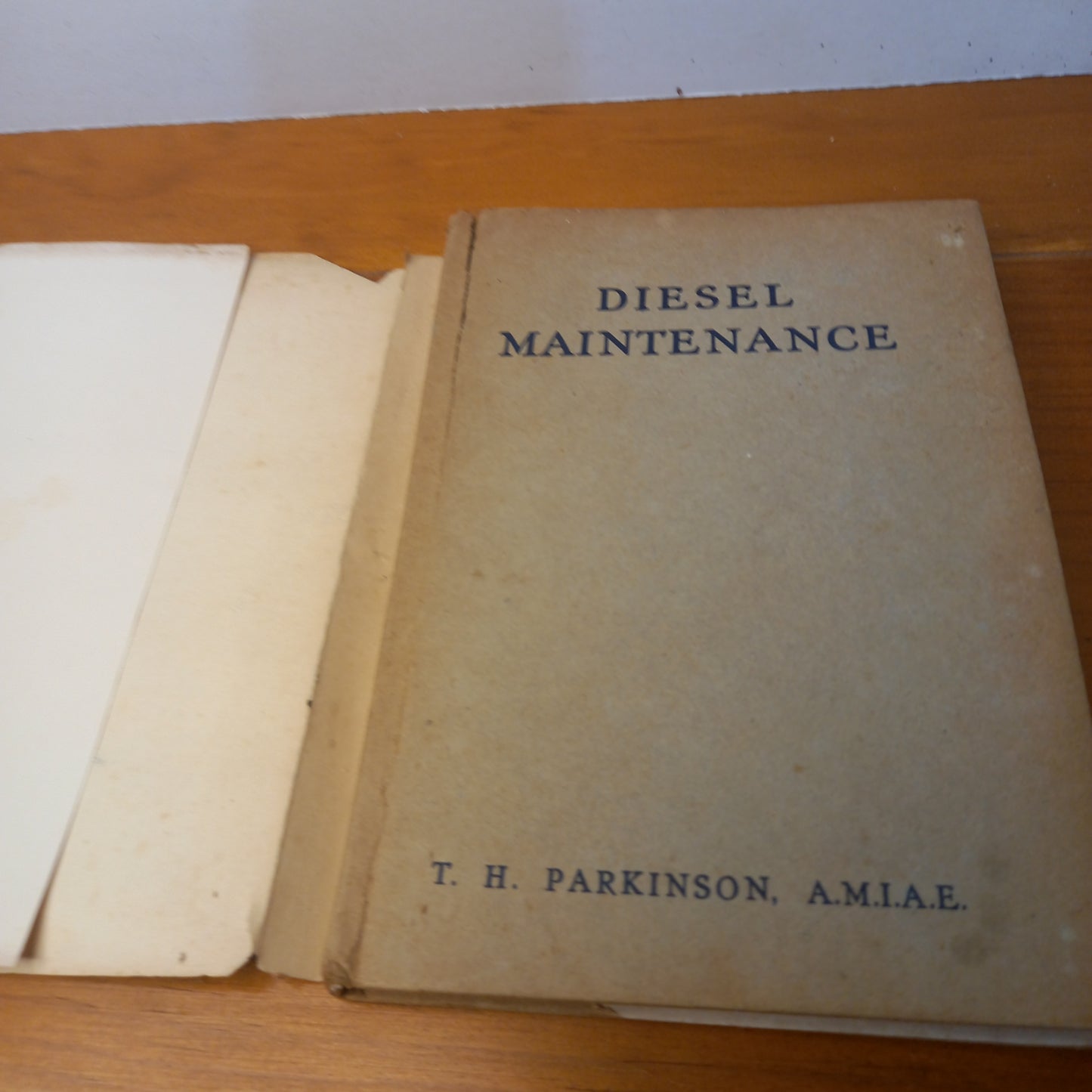 Diesel Maintenance: Servicing the Modern Transport Diesel / T.H. Parkinson-Book - Vintage Mechanical Manual / Diesel Engine Maintenance-Tilbrook and Co