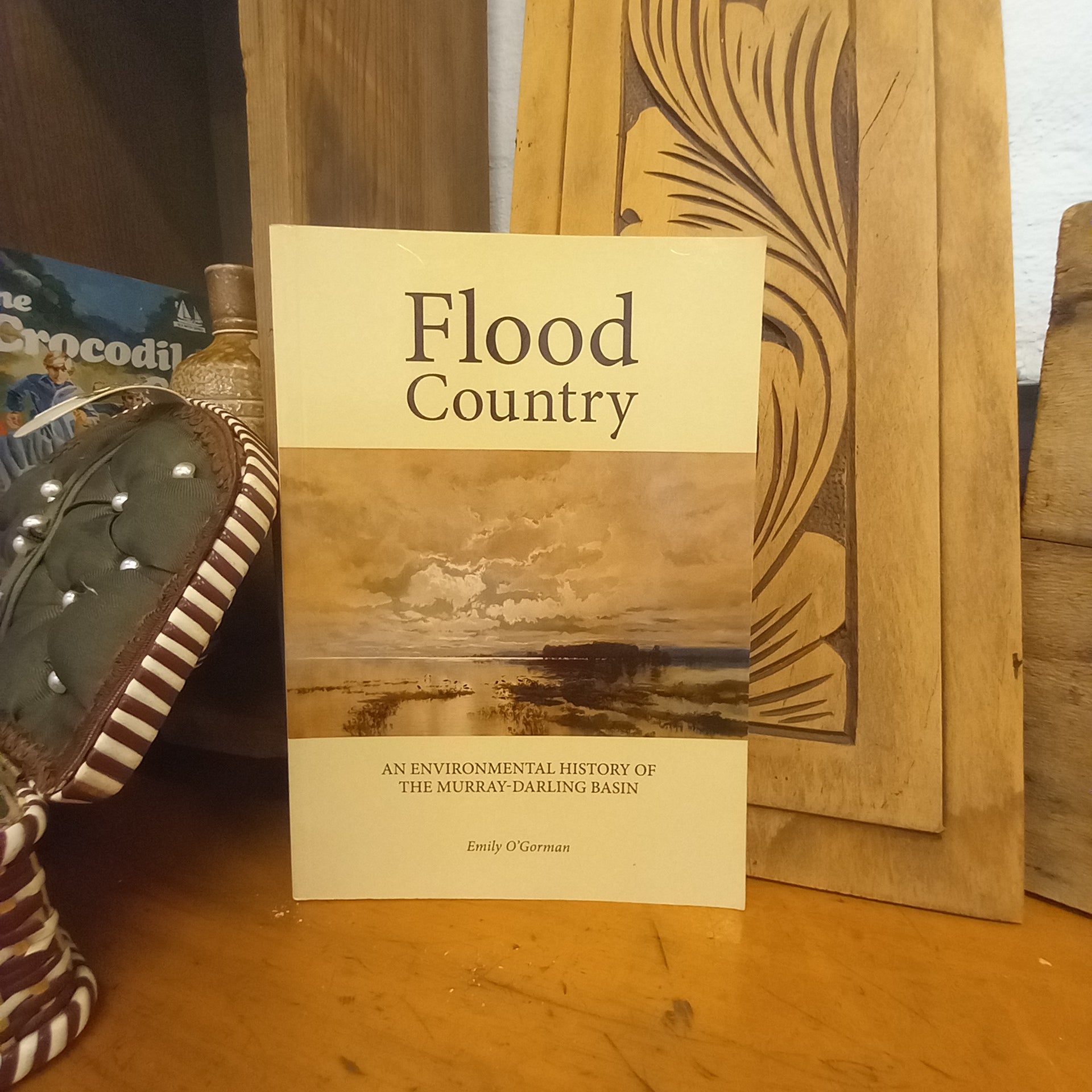 Flood Country: An Environmental History of the Murray–Darling Basin by Emily O’Gorman (2012)-Australian Environmental History / Water Management / Regional Studies-Tilbrook and Co