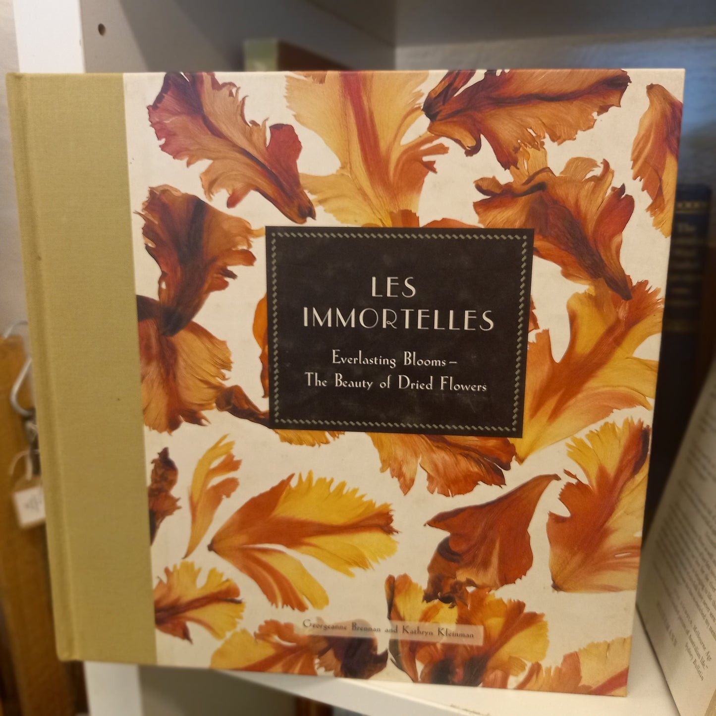 Les Immortelles: Everlasting Blooms – The Beauty of Dried Flowers (1995, Hardcover)-Floral Design Book-Tilbrook and Co