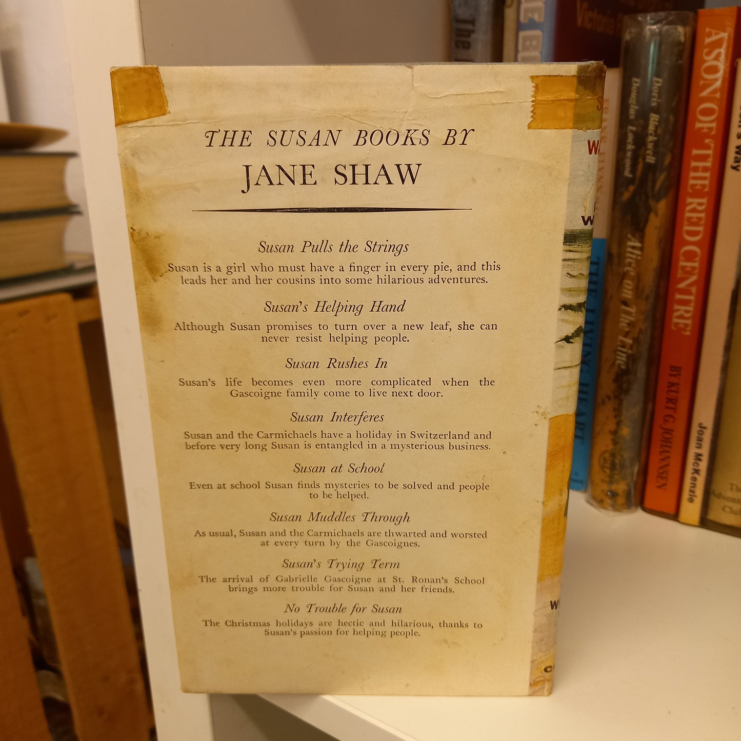 Strangers at Warrenders Halt by Ivy L Wallace-Books-Tilbrook and Co