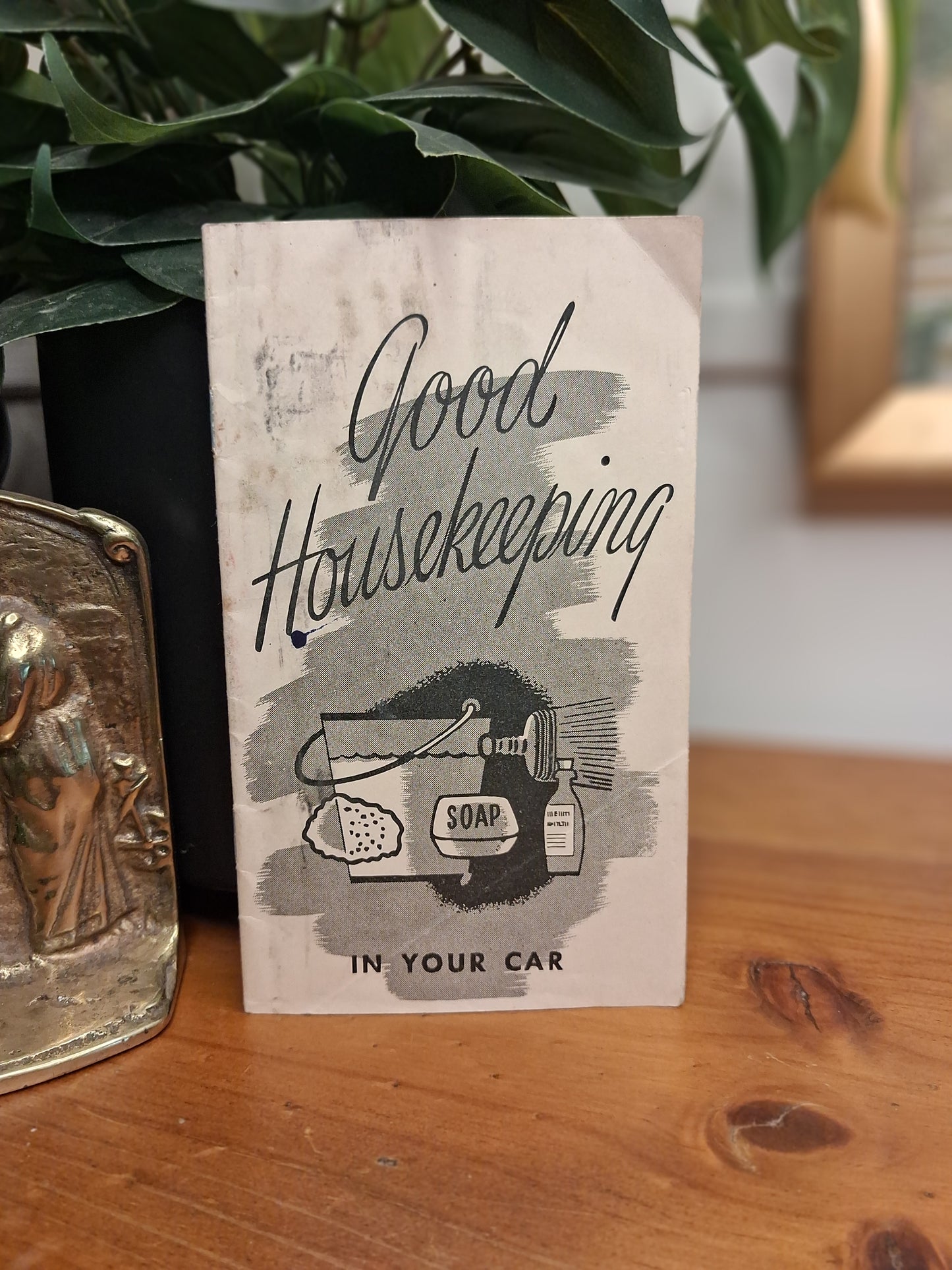 1950s General Motors-Holden’s Good Housekeeping in Your Car pamphlet issued by the Service Division part number 7375229.