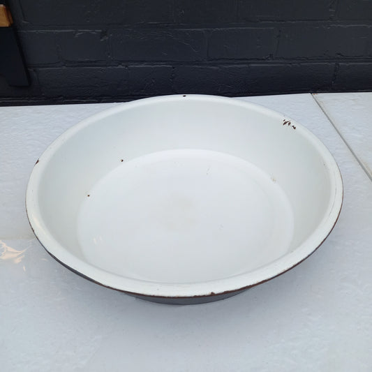 Large Round White & Black Enamel Dish – Vintage Enamelware, Wash Bowl / Decorator Item-Vintage Enamelware-Tilbrook and Co
