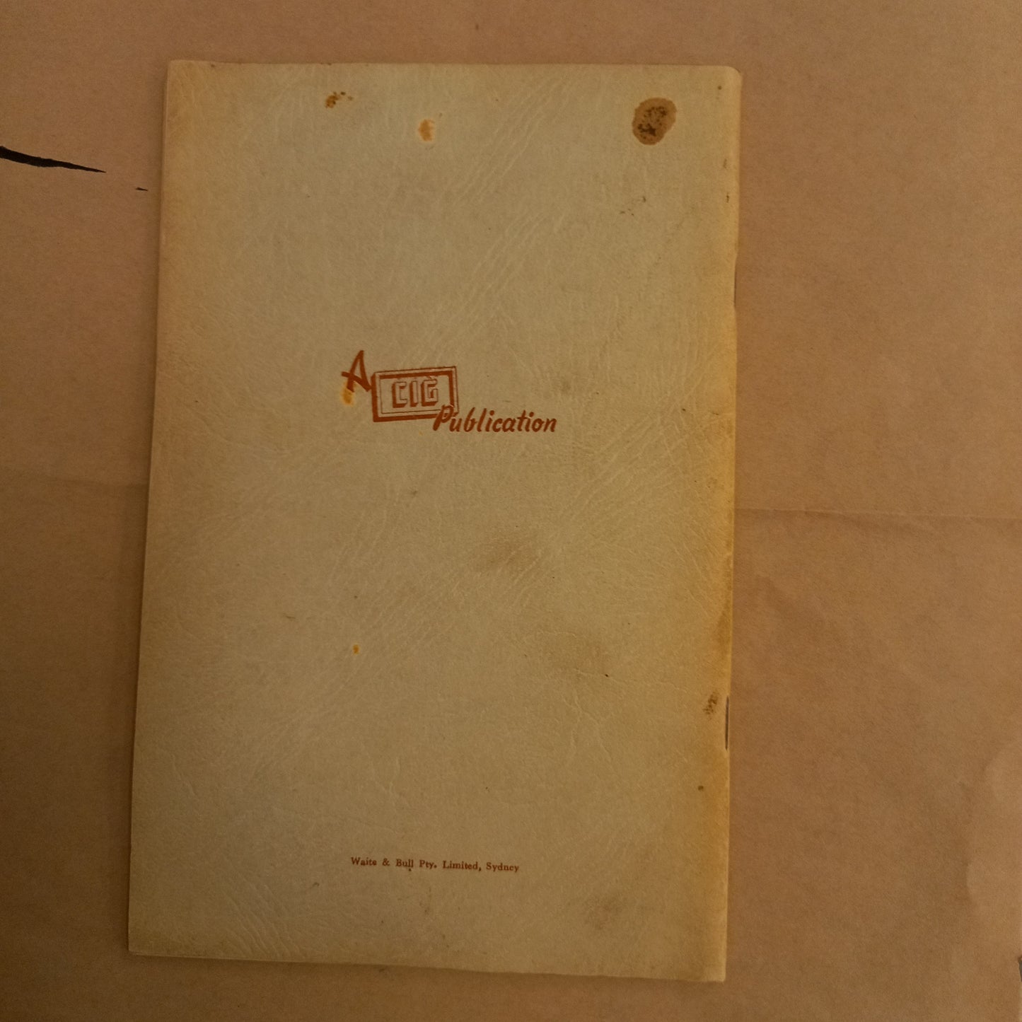 Hints on Oxy-Acteylene gas welding and cutting [Commonwealth Industrial Gases]-Book-Tilbrook and Co