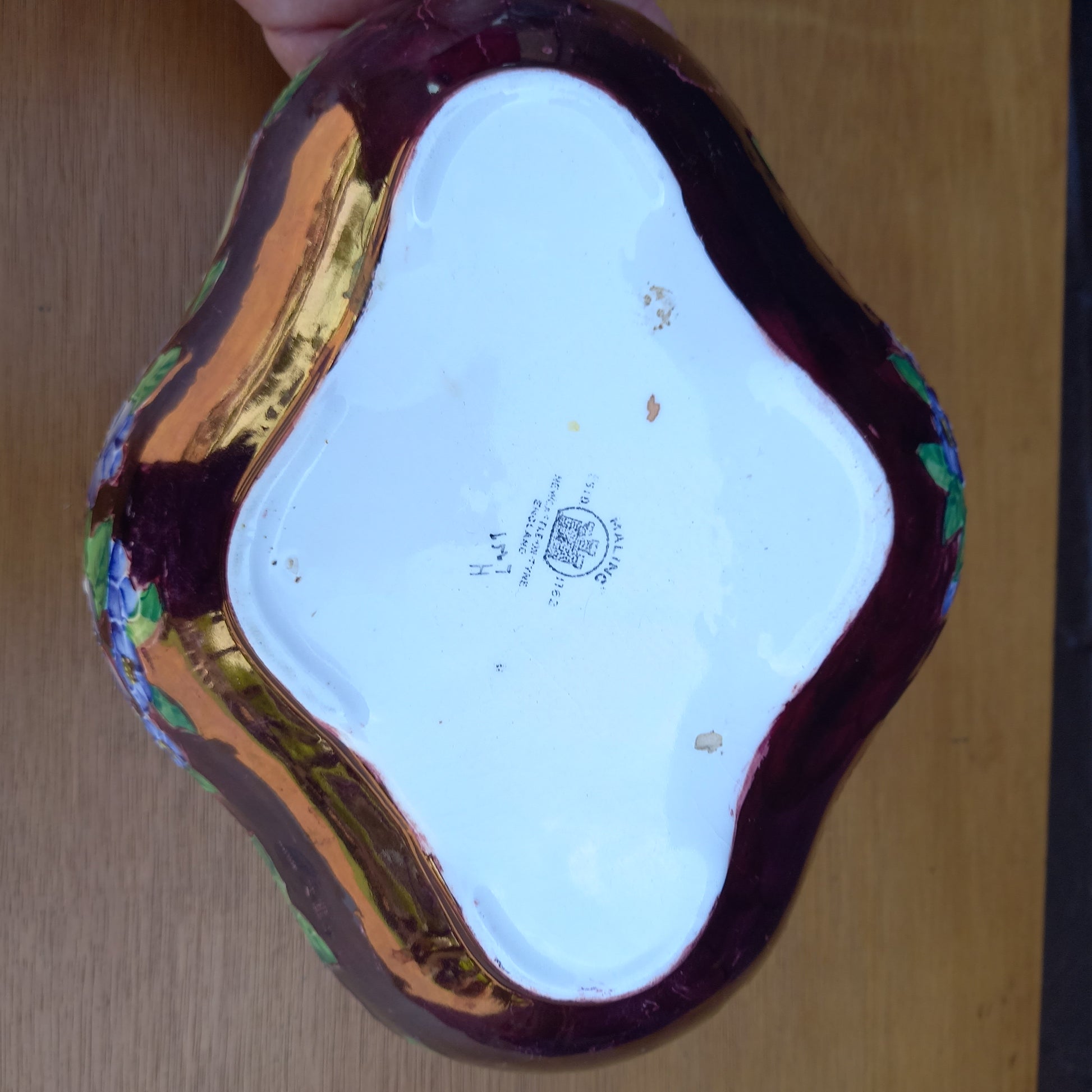 Maling Embossed Lustre Floral Bowl with Handle-Decor-Tilbrook and Co