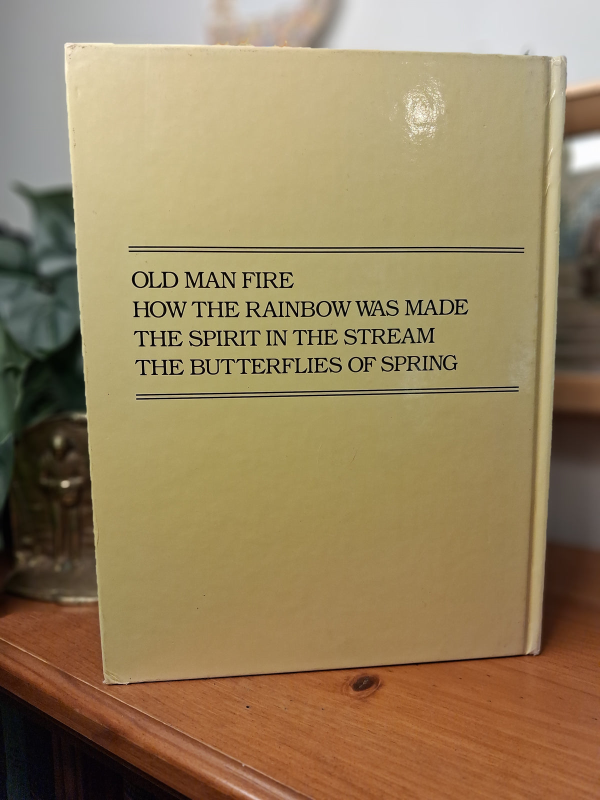 Old Man Fire and Other Australian Stories – L. & G. Adams (1984)-Vintage Australian Children’s Book / Folklore &amp; Legends-Tilbrook and Co