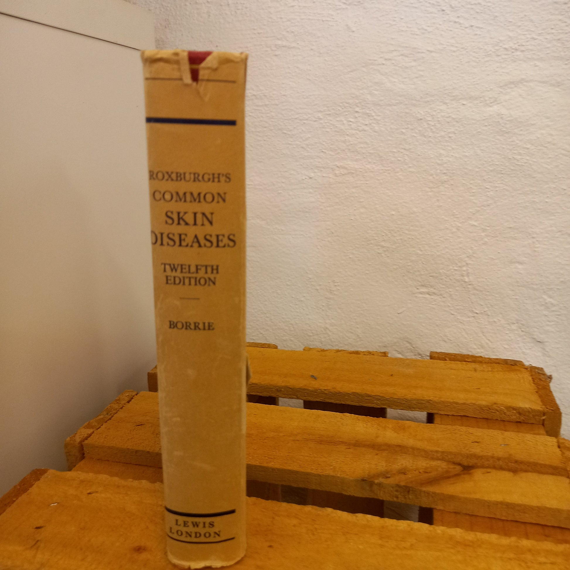 Roxburgh's Common Skin Diseases by Peter Borrie – 12th Edition (1961, Hardcover)-Book – Medical Reference / Dermatology-Tilbrook and Co
