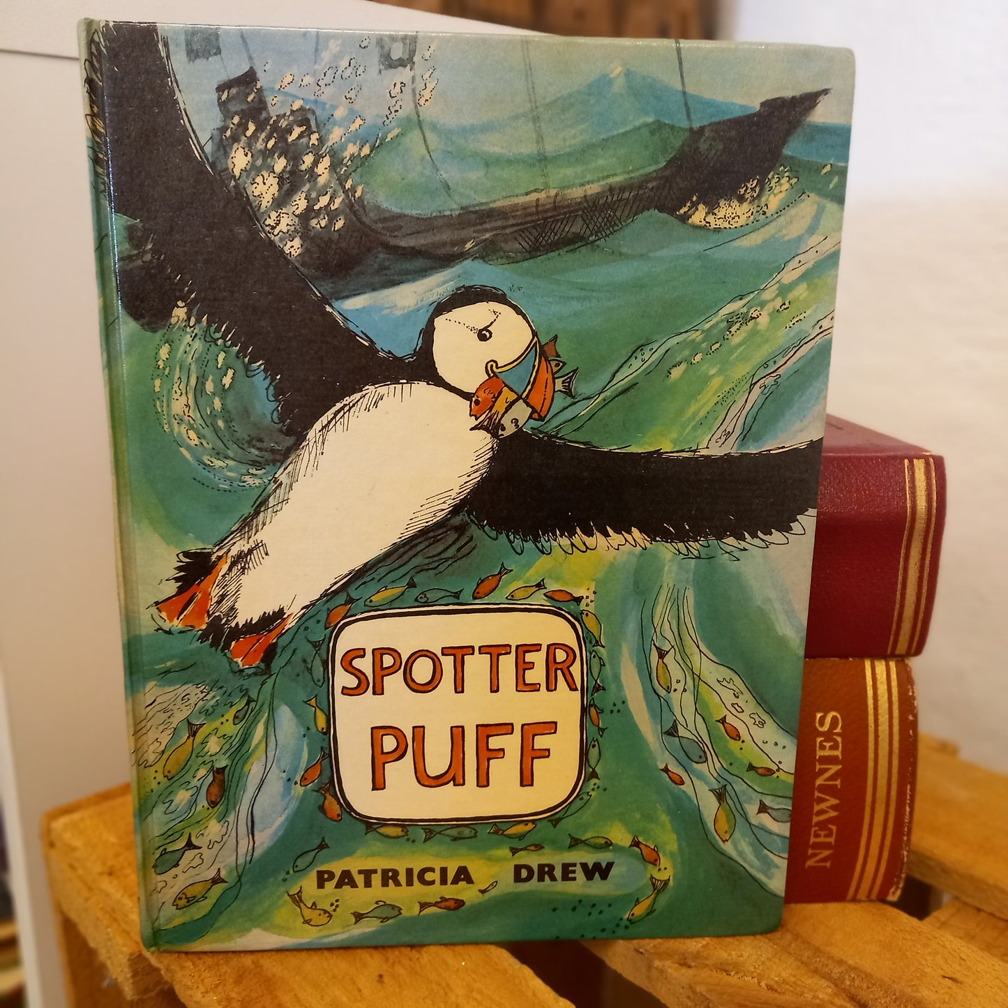Spotter Puff – Patricia Drew (1974) | Vintage Illustrated Children's Book-Book - Illustrated children’s storybook / Vintage picture book-Tilbrook and Co