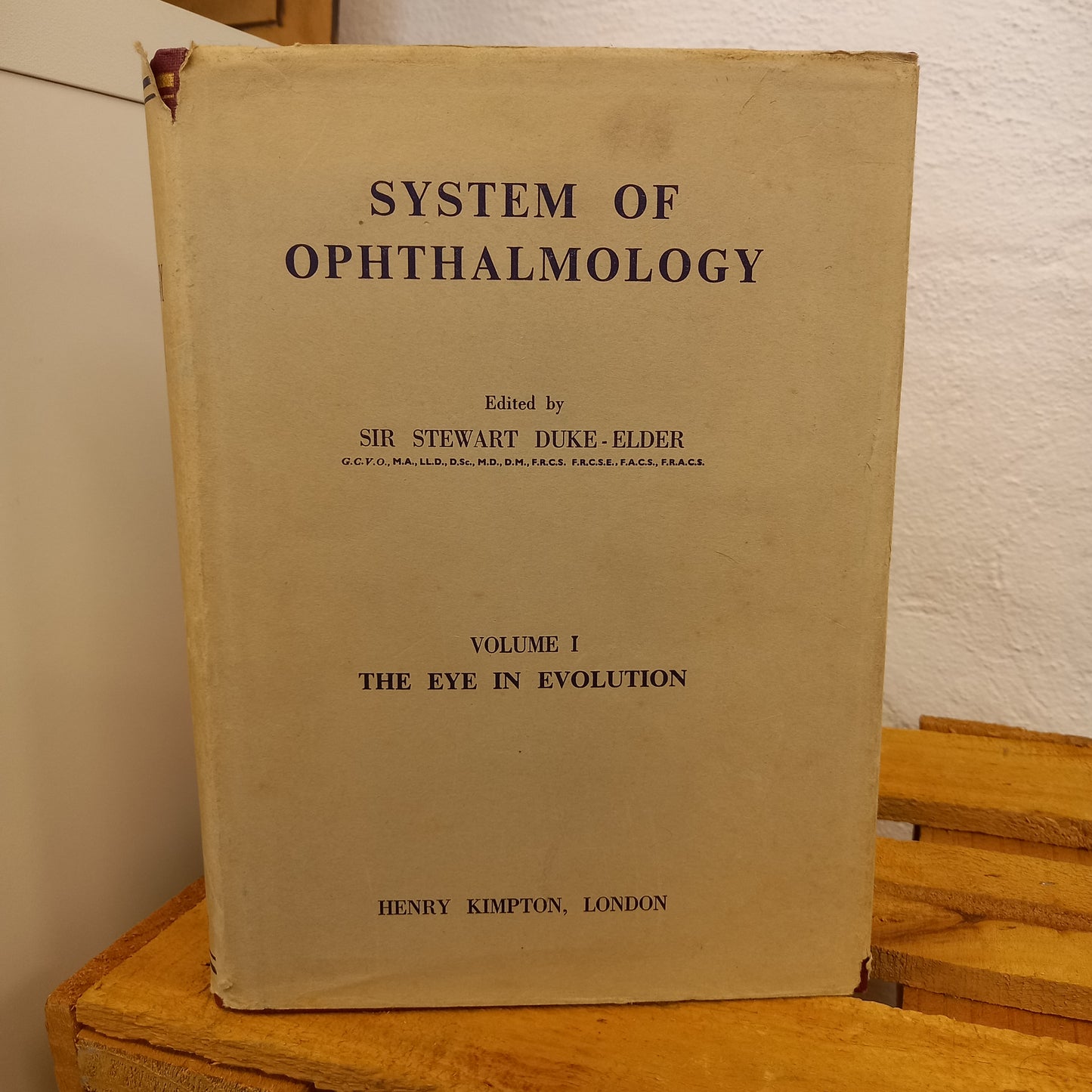 System of Ophthalmology, Volume 1: The Eye in Evolution edited by Sir Stewart Duke-Elder (1958, Hardcover)-Book – Medical Reference / Ophthalmology-Tilbrook and Co