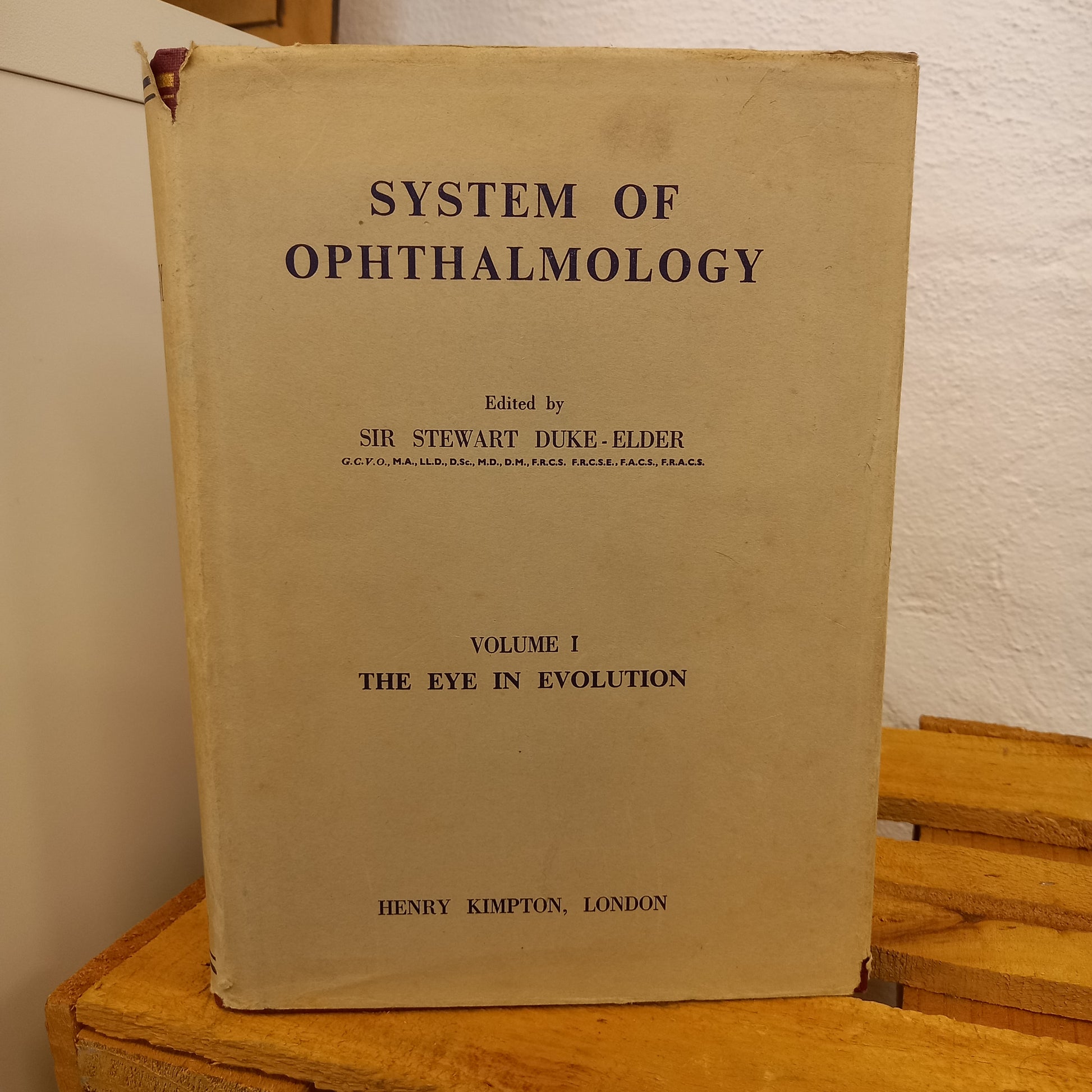 System of Ophthalmology, Volume 1: The Eye in Evolution edited by Sir Stewart Duke-Elder (1958, Hardcover)-Book – Medical Reference / Ophthalmology-Tilbrook and Co