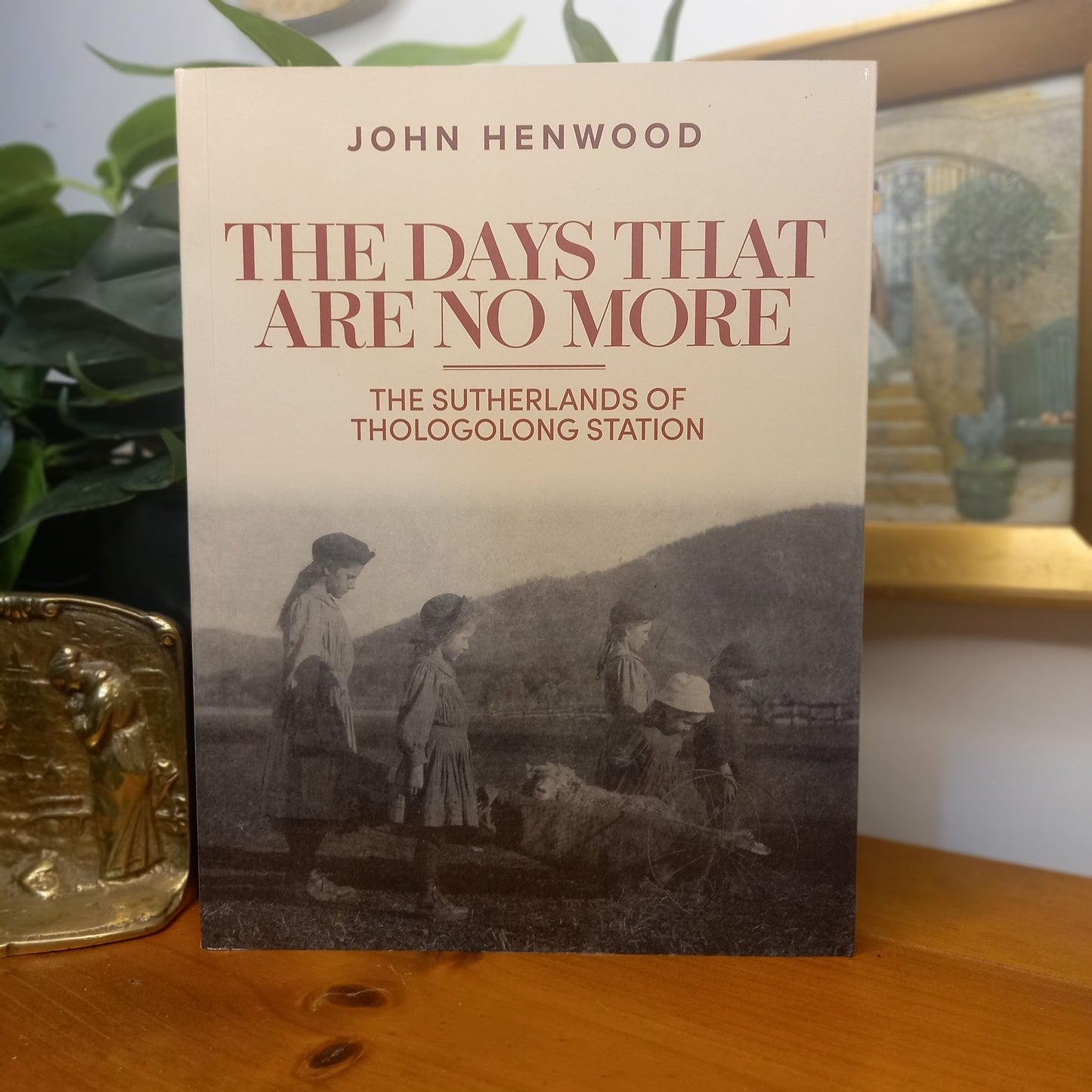 : The Sutherlands of Thologolong Station – John Henwood (2018)-Australian Rural History / Genealogy / Pastoral History-Tilbrook and Co