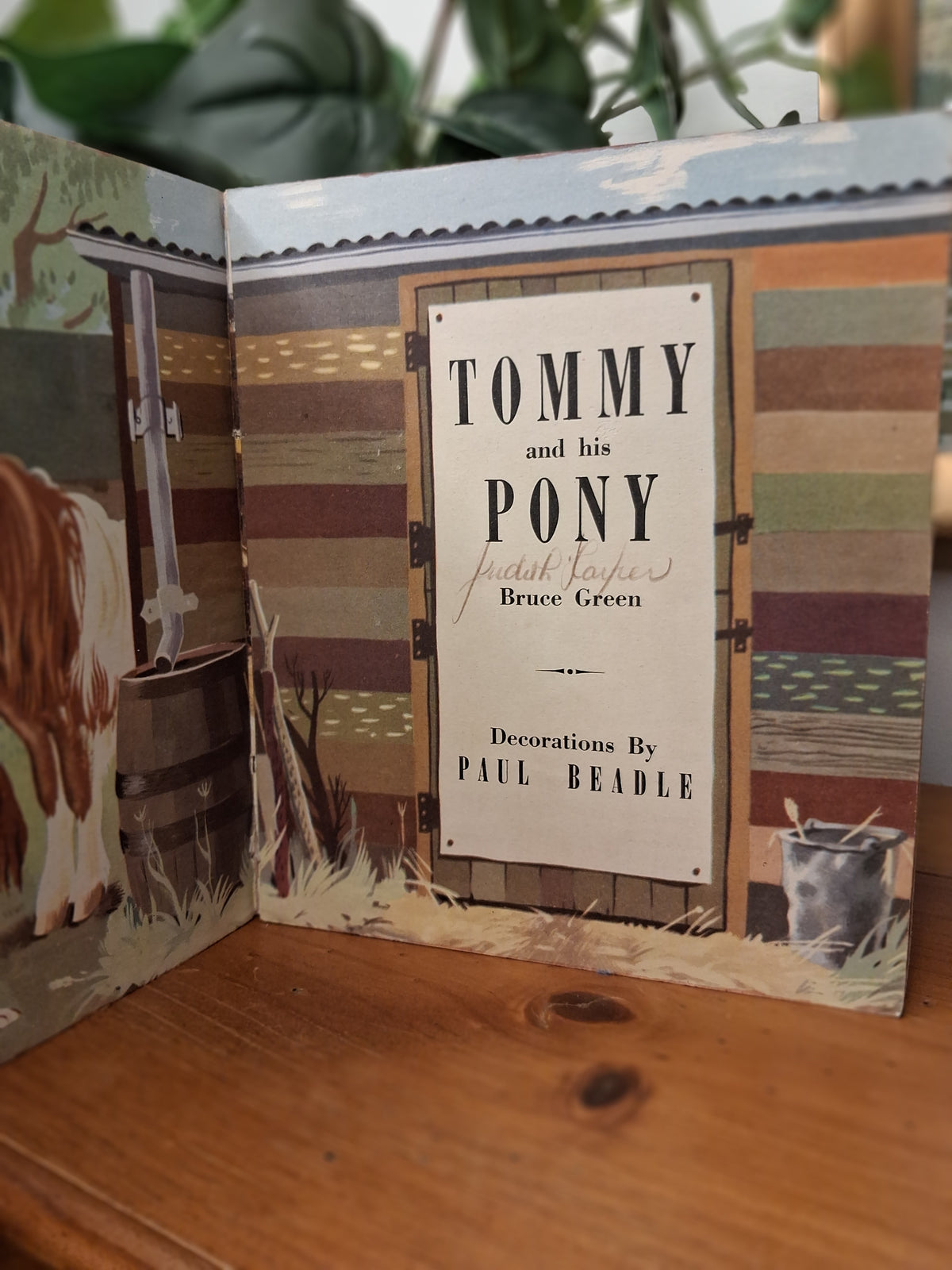 Inside Tommy and His Pony by Bruce Green, illustrated by Paul Beadle, c.1951 Colorgravure Little Wonder Book hardcover Australian children's book.