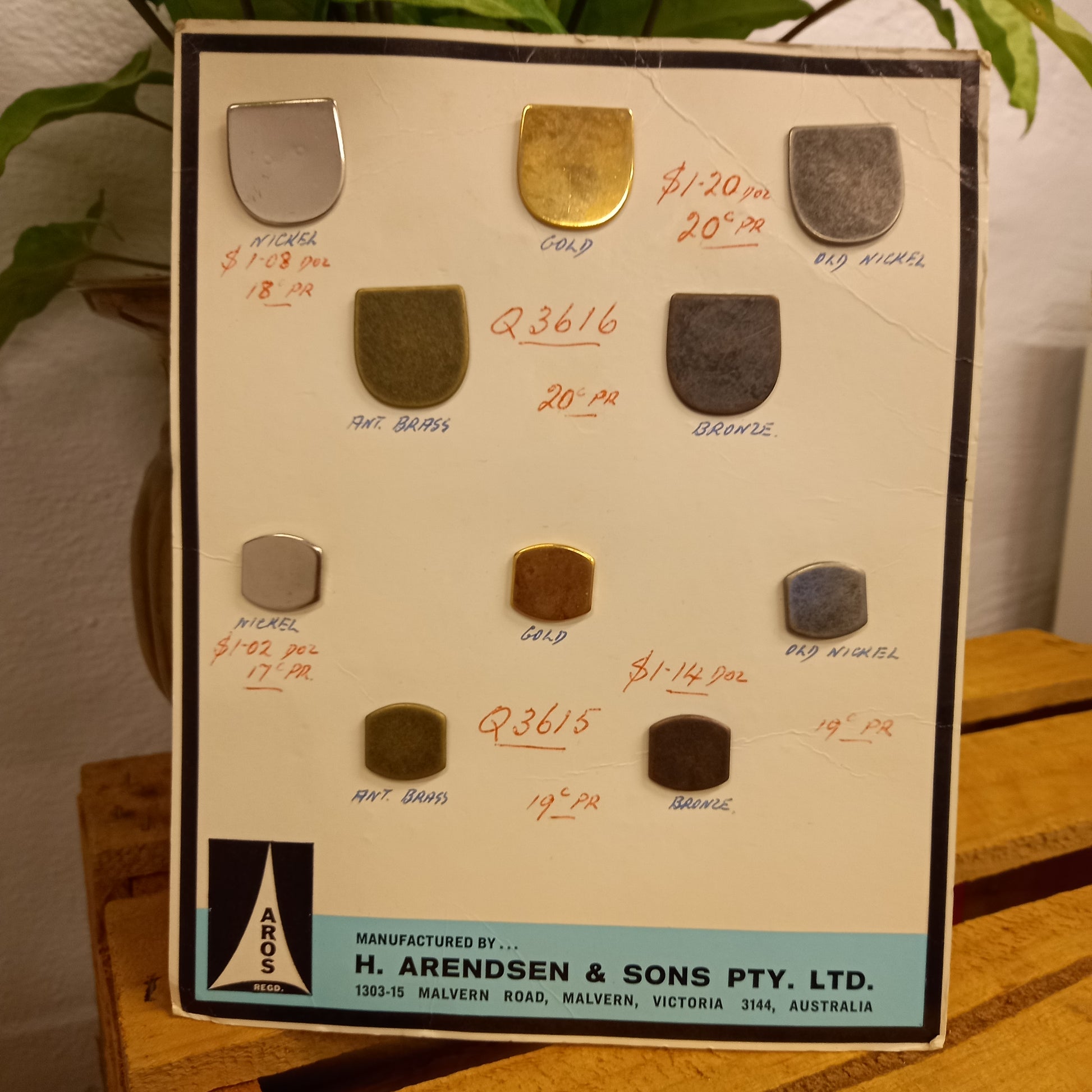 Vintage AROS Late 1960s Travelling Salesman's Buckle Sample Card Q3615 of 10 belt pins-Clothing Accessories-Tilbrook and Co