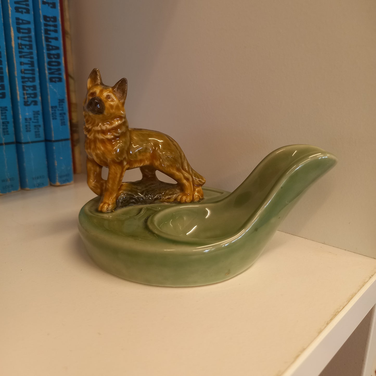 Vintage Wade Dog Pipe Holder