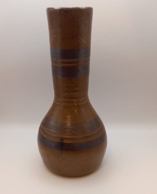 Bendigo Pottery Epsomware vase, circa 1980, with natural earthy glaze and elegant silhouette, approx. 24 cm high